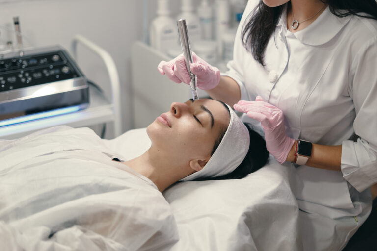 Rejuvenating facial treatment
